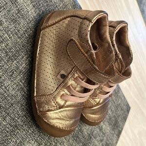 Shiny pink metallic color toddler shoes